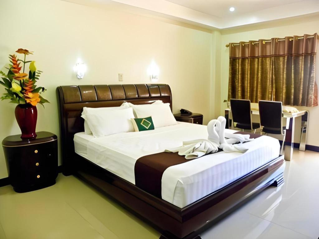 The Premiere Business Hotel Kalibo Exterior foto
